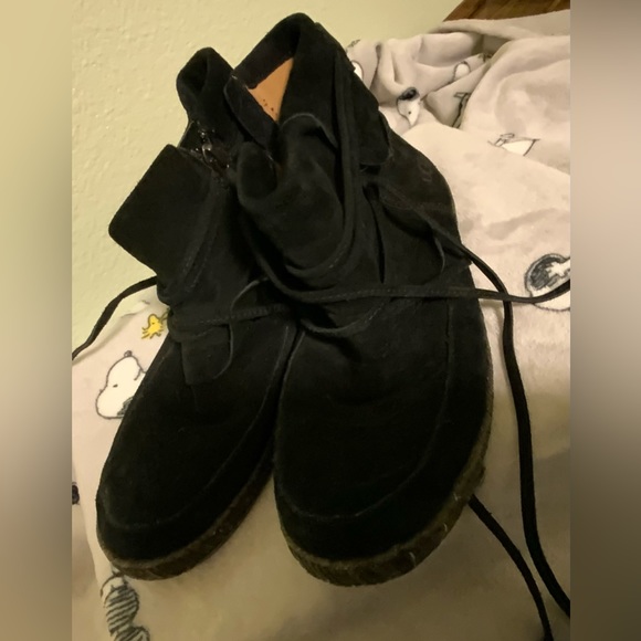 UGG Black Suede Moccasins Like New - Picture 2 of 11